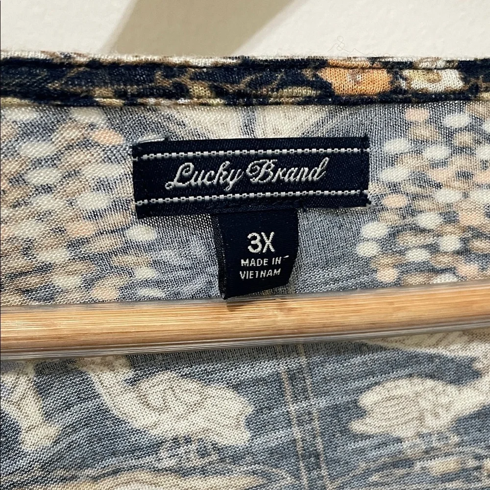 Lucky Brand Blue Floral V-Neck Button-down Top - Soft Knit Tunic, Size 3X - Picture 9 of 11
